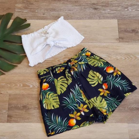 White Crop Top - Picture 2 of 3